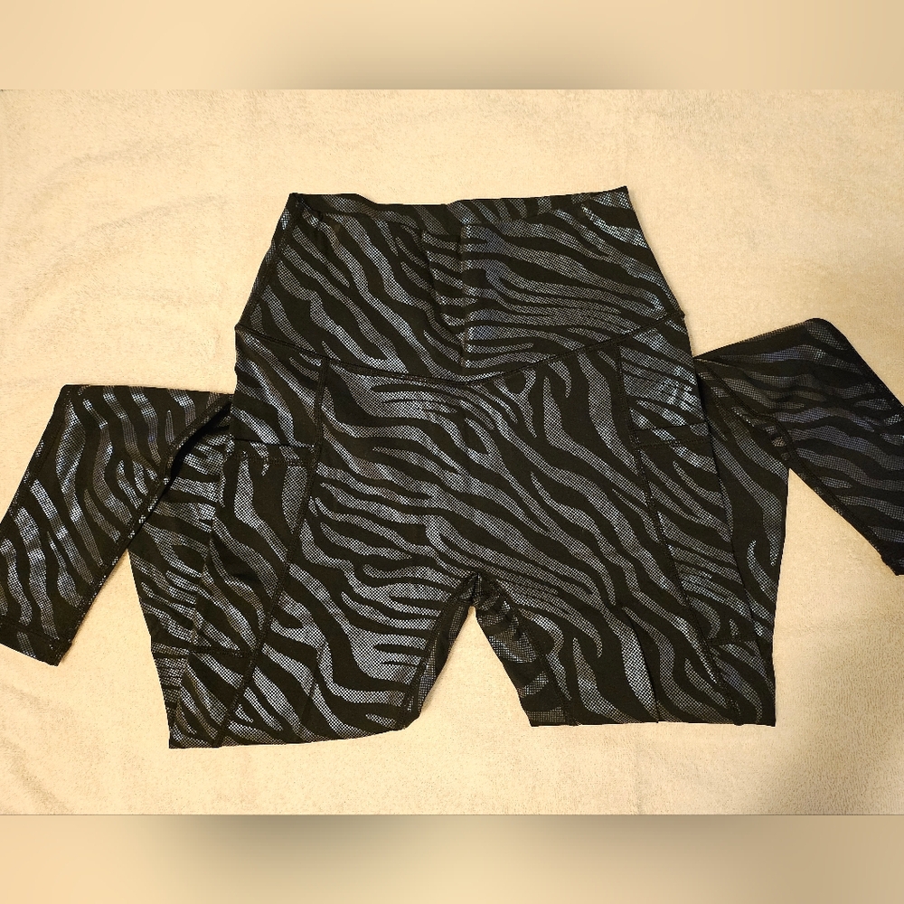 Constantly Varied Gear Stripe A Pose Full Length Leggings size S